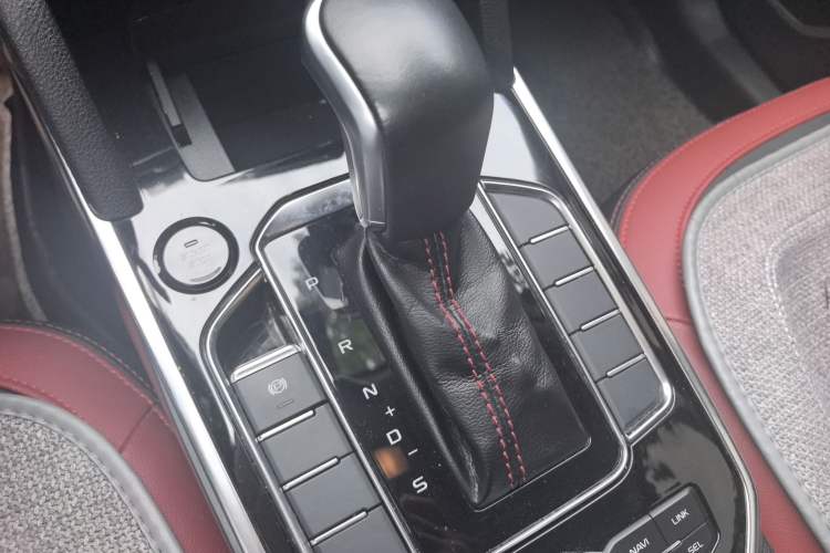 Used Bestune T33 2021 1.2T DCT Luxury Model Gear Lever