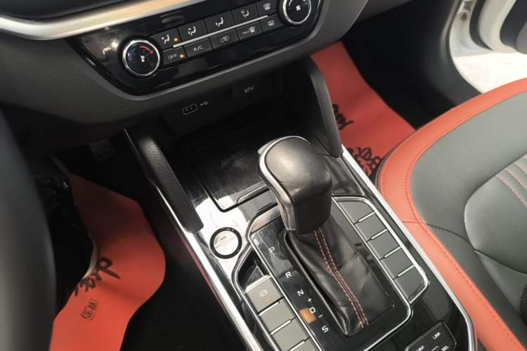 Used Bestune T33 2021 1.2T DCT Luxury Model Gear Lever