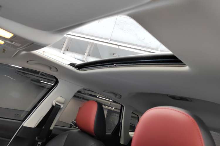 Used Bestune T33 2021 1.2T Manual Luxury Model Headliner
