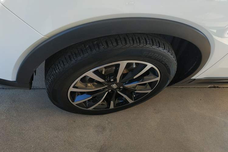 Used Bestune T33 2021 1.2T DCT Luxury Model Left Front Wheel Hub