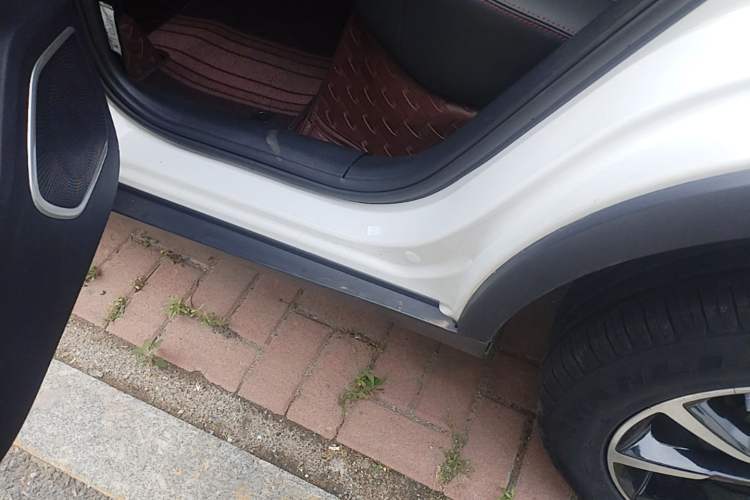 Used Bestune T33 2021 1.2T Manual Luxury Model Left Side Sill