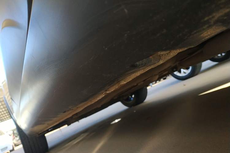 Used Bestune T33 2021 1.2T DCT Luxury Model Left Side Sill