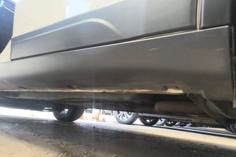 Used Bestune T33 2021 1.2T DCT Luxury Model Left Side Sill