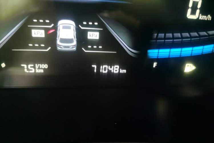 Used Bestune T33 2021 1.2T DCT Luxury Model Odometer Close Up