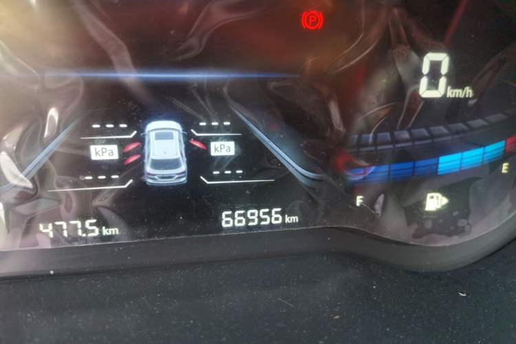 Used Bestune T33 2021 1.2T DCT Luxury Model Odometer Close Up