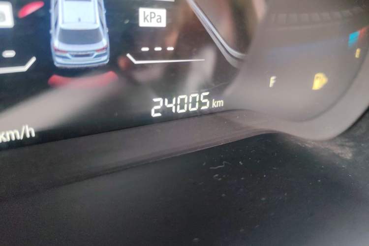Used Bestune T33 2021 1.2T DCT Luxury Model Odometer Close Up