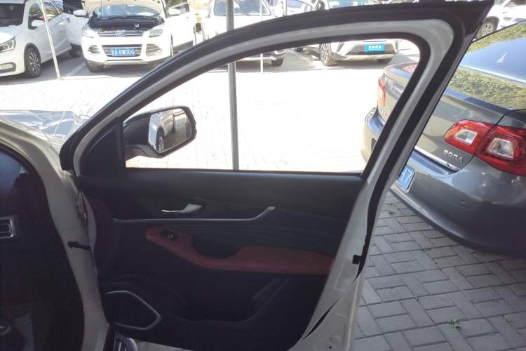 Used Bestune T33 2021 1.2T DCT Luxury Model Right Front Door Interior