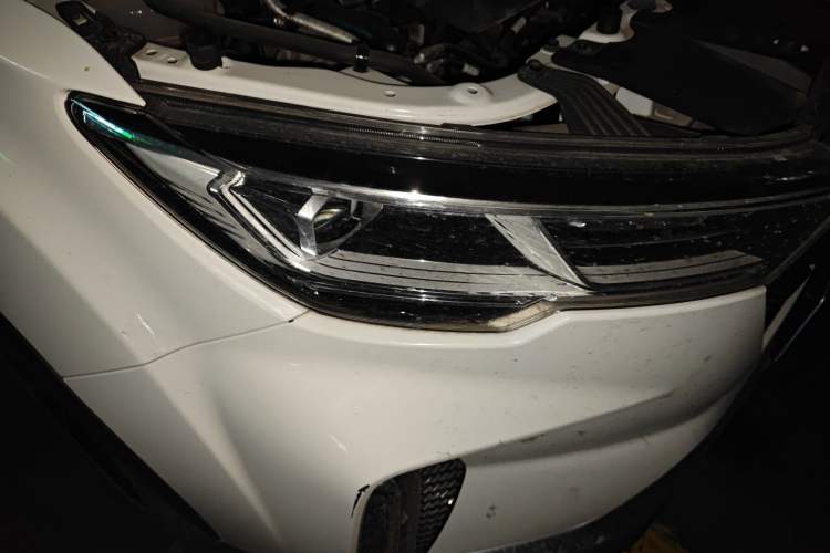 Used Bestune T33 2021 1.2T DCT Luxury Model Right Front Headlight