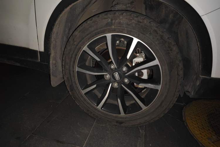 Used Bestune T33 2021 1.2T DCT Luxury Model Right Front Wheel Hub