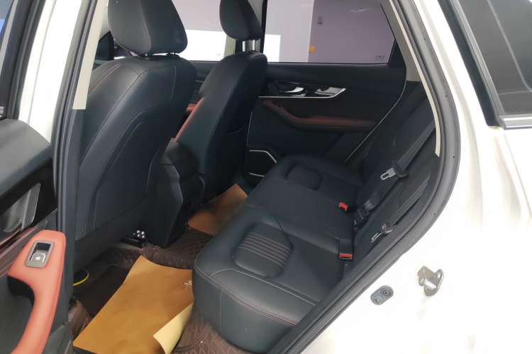 Used Bestune T33 2021 1.2T DCT Luxury Model Right Rear Seat