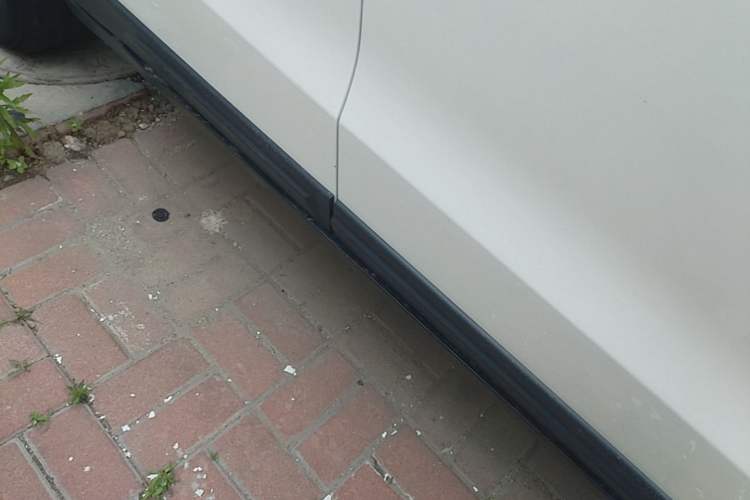 Used Bestune T33 2021 1.2T Manual Luxury Model Right Side Sill