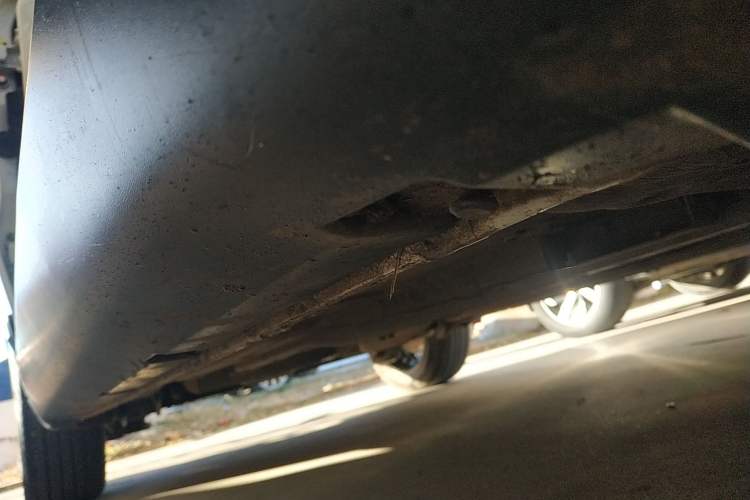 Used Bestune T33 2021 1.2T DCT Luxury Model Right Side Sill