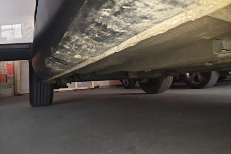 Used Bestune T33 2021 1.2T DCT Luxury Model Right Side Sill