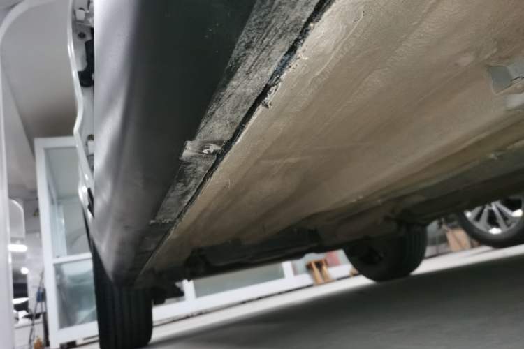Used Bestune T33 2021 1.2T DCT Luxury Model Right Side Sill