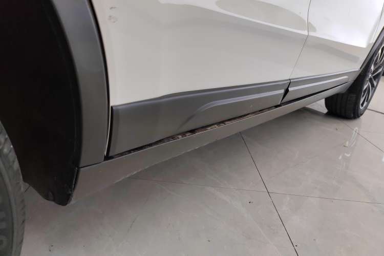 Used Bestune T33 2021 1.2T DCT Luxury Model Right Side Sill