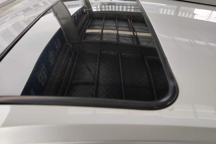 Used Bestune T33 2021 1.2T DCT Luxury Model Roof