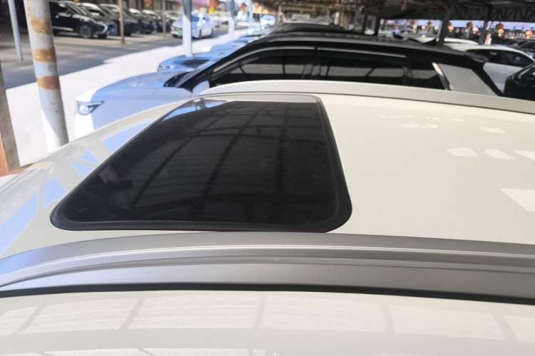 Used Bestune T33 2021 1.2T DCT Luxury Model Roof