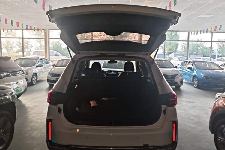 Used Bestune T33 2021 1.2T DCT Luxury Model Trunk