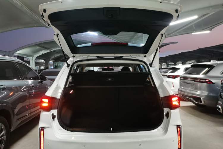 Used Bestune T33 2021 1.2T DCT Luxury Model Trunk