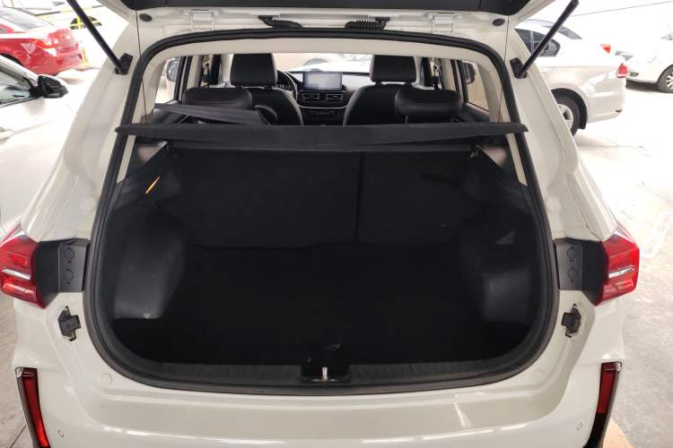 Used Bestune T33 2021 1.2T DCT Luxury Model Trunk