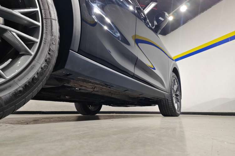 Used Bestune T55 2022 1.5T Automatic Leap Edition Right Side Sill