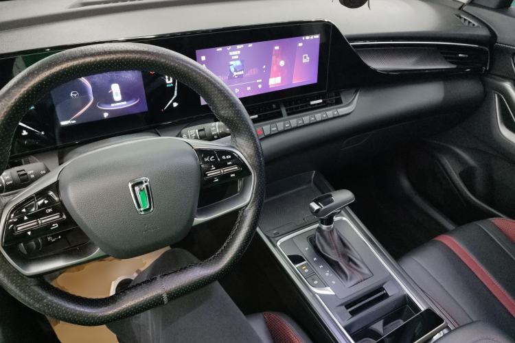 Used Bestune T55 2021 1.5T Automatic Enjoyment · Luxury Edition Center Console