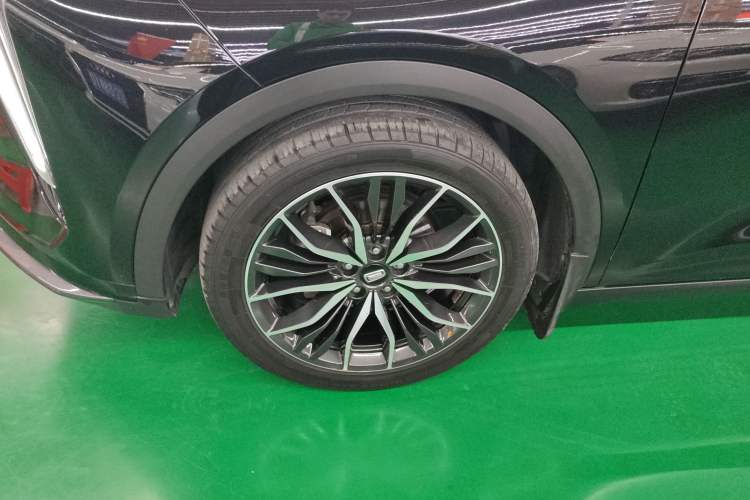 Used Bestune T55 2021 1.5T Automatic Enjoyment · Luxury Edition Left Front Wheel Hub
