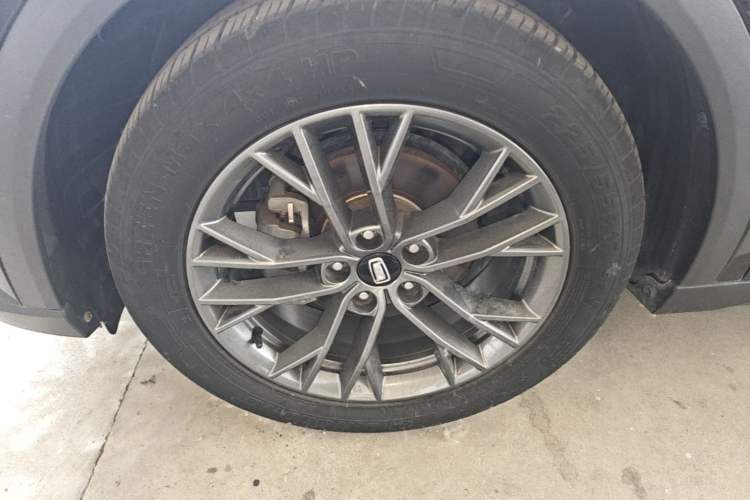 Used Bestune T55 2021 1.5T Automatic Joyful·Prestige Edition Left Front Wheel Hub