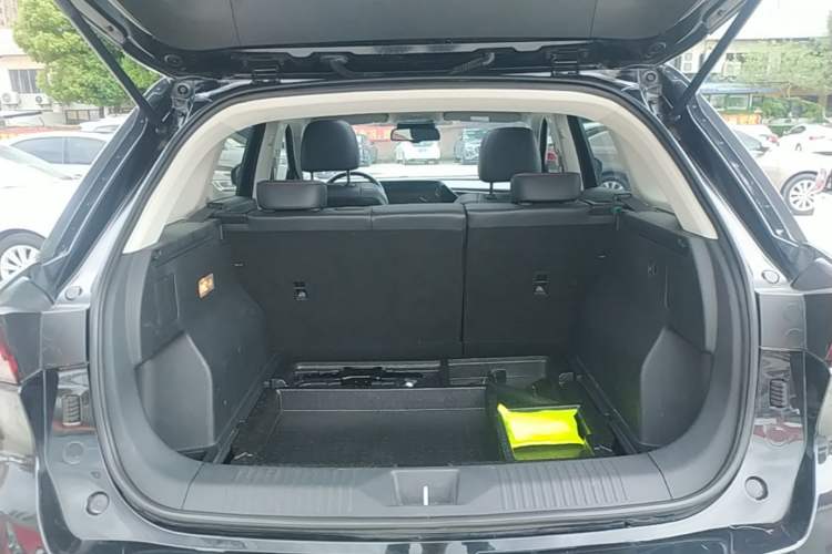 Used Bestune T55 2021 1.5T Automatic Enjoyment & Premium Edition Trunk