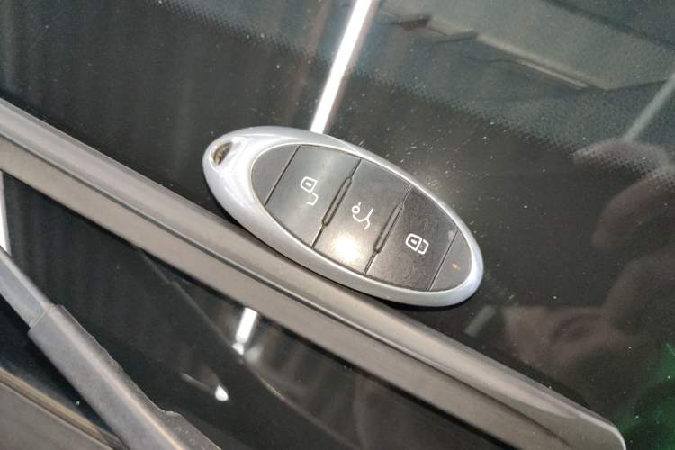 Used Bestune T55 2021 1.5T Automatic Enjoyment · Luxury Edition Vehicle Key