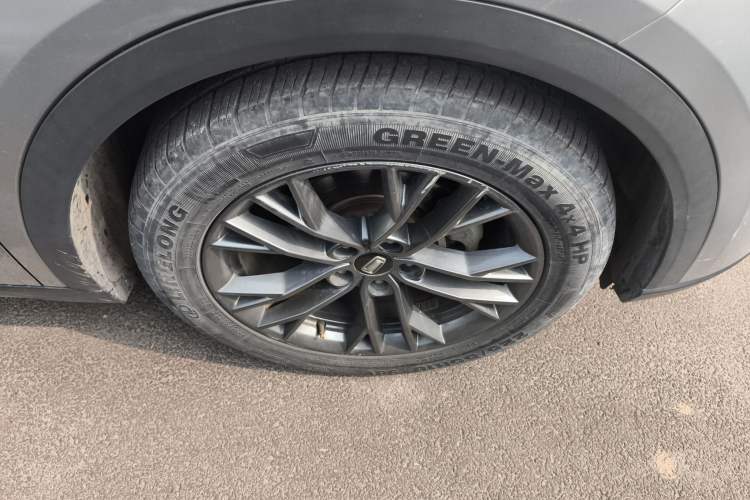 Used Bestune T55 2021 1.5T Automatic Joyful·Prestige Edition Right Front Wheel Hub