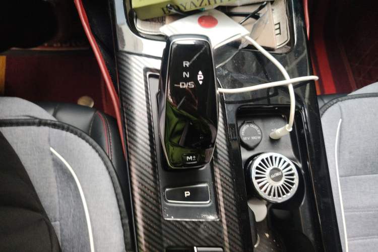 Used Bestune T55 2021 1.5T Automatic Enjoyment · Luxury Edition Gear Lever