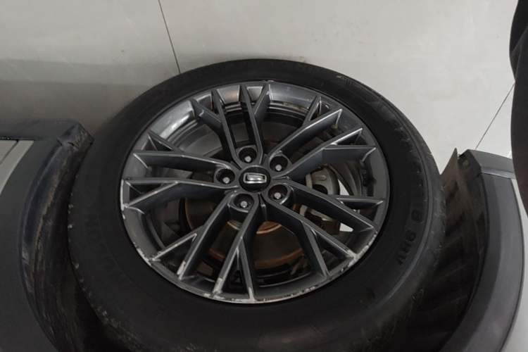 Used Bestune T55 2021 1.5T Automatic Joyful·Prestige Edition Left Front Wheel Hub
