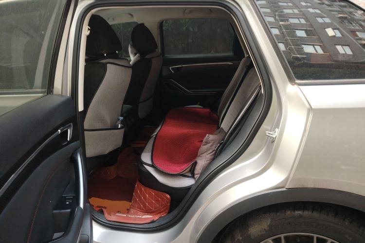 Used Bestune T55 2021 1.5T Automatic Enjoyment · Luxury Edition Left Rear Seat