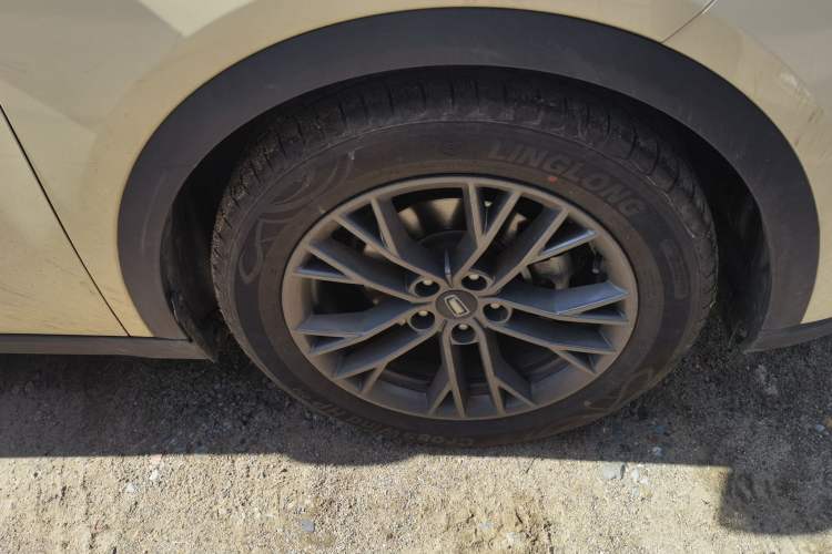 Used Bestune T55 2021 1.5T Automatic Joyful·Prestige Edition Right Front Wheel Hub