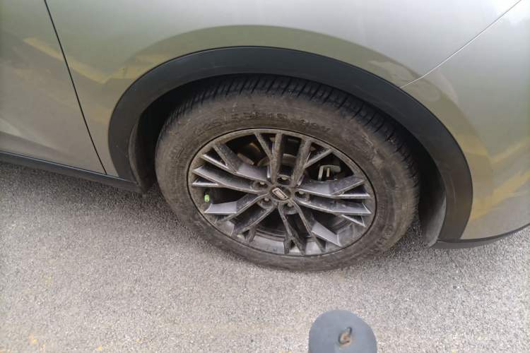 Used Bestune T55 2021 1.5T Automatic Joyful Life Luxury Edition Right Front Wheel Hub
