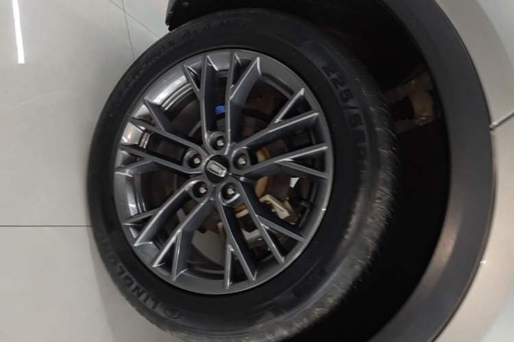 Used Bestune T55 2021 1.5T Automatic Joyful·Prestige Edition Right Rear Wheel Hub
