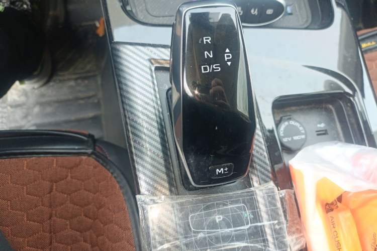 Used Bestune T55 2021 1.5T Automatic Enjoyment & Premium Edition Gear Lever