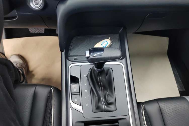 Used Bestune T55 2021 1.5T Automatic Enjoyment · Luxury Edition Gear Lever