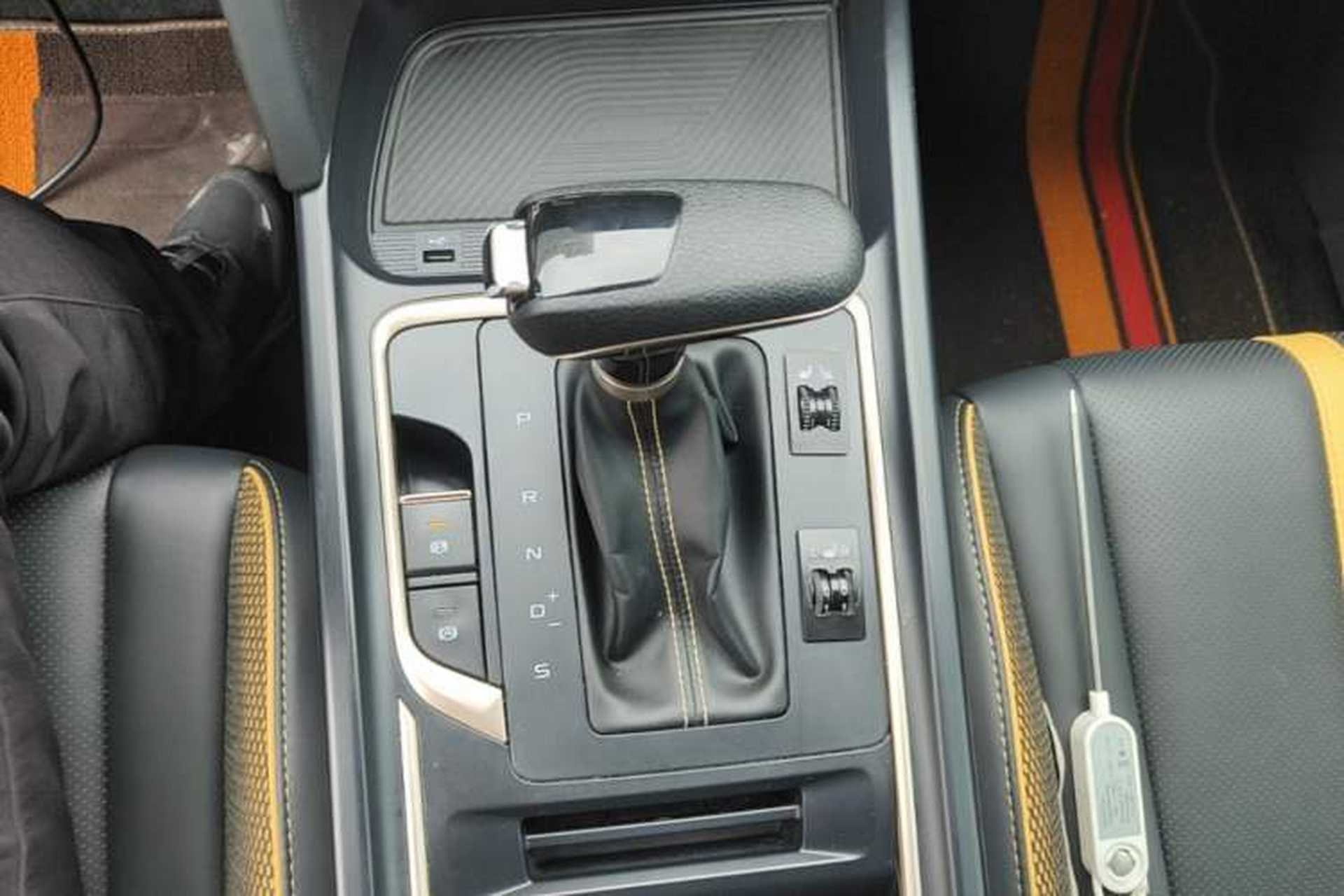 Used Bestune T55 2021 1.5T Automatic Enjoyment · Luxury Edition Gear Lever