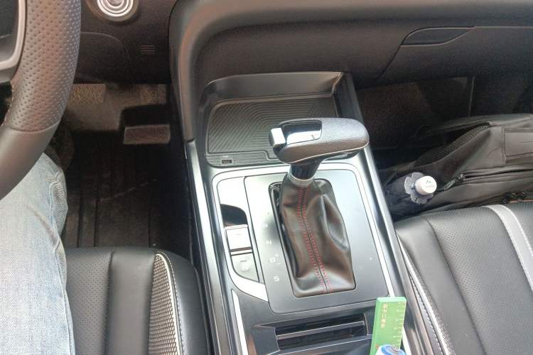 Used Bestune T55 2021 1.5T Automatic Enjoyment · Luxury Edition Gear Lever