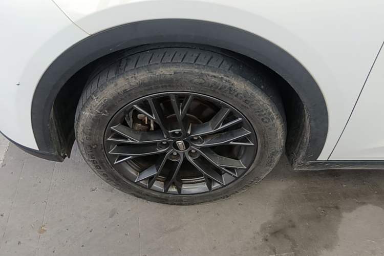 Used Bestune T55 2021 1.5T Automatic Joyful Life Luxury Edition Left Front Wheel Hub