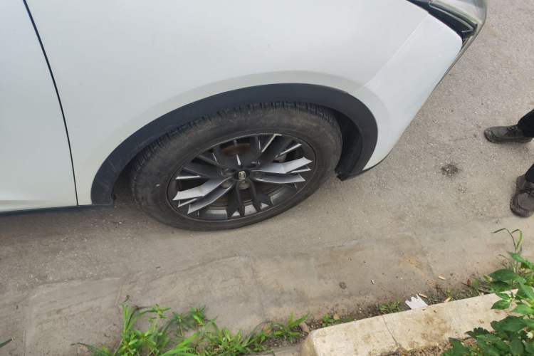 Used Bestune T55 2021 1.5T Automatic Joyful·Prestige Edition Right Front Wheel Hub