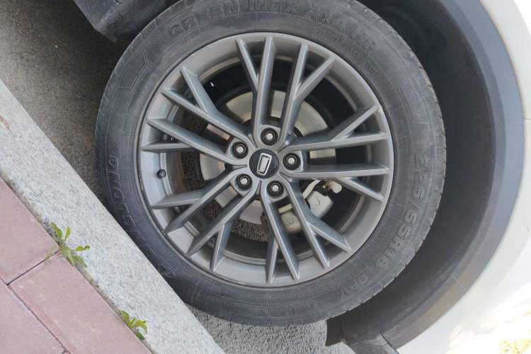 Used Bestune T55 2021 1.5T Automatic Joyful·Prestige Edition Right Front Wheel Hub