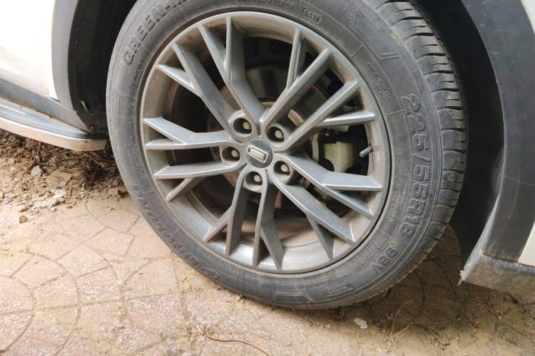 Used Bestune T55 2021 1.5T Automatic Joyful·Prestige Edition Right Front Wheel Hub