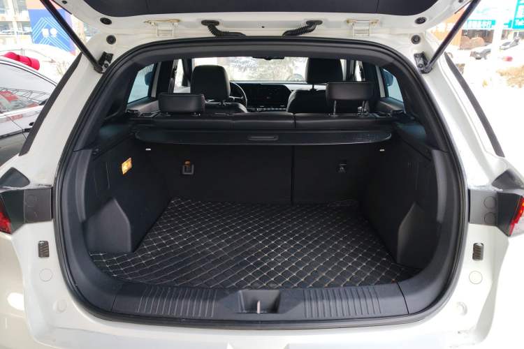 Used Bestune T55 2021 1.5T Automatic Enjoyment & Premium Edition Trunk