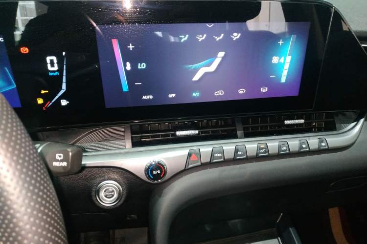 Used Bestune T55 2022 1.5T Automatic Leap Edition Audio And AC Panel