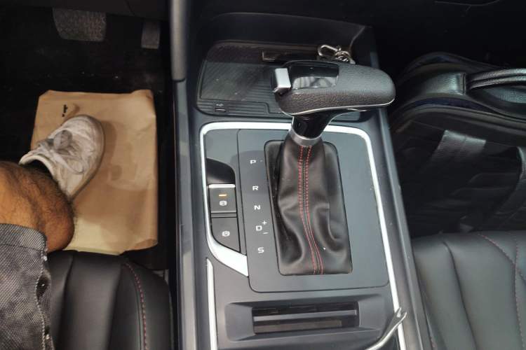 Used Bestune T55 2022 1.5T Automatic Leap Edition Gear Lever