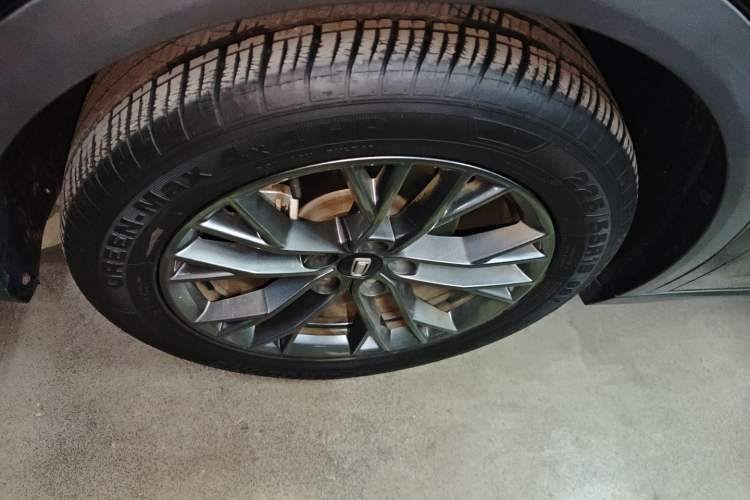 Used Bestune T55 2022 1.5T Automatic Leap Edition Left Front Wheel Hub