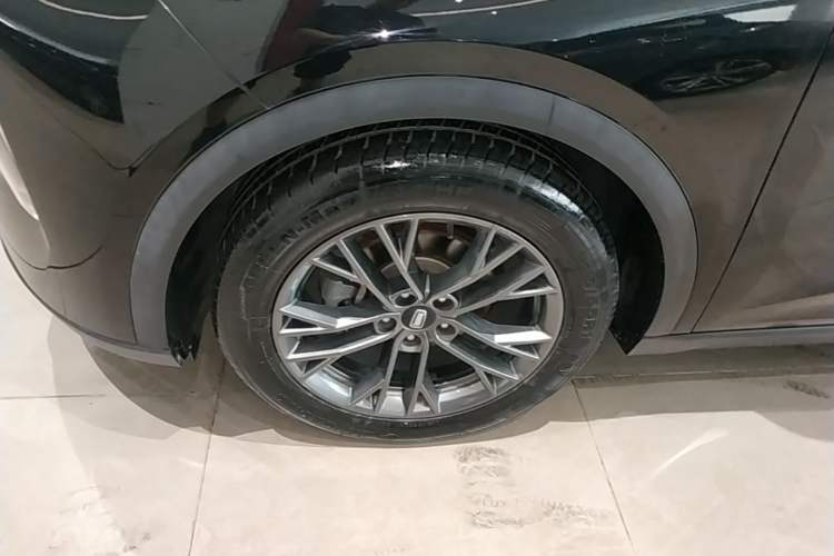 Used Bestune T55 2022 1.5T Automatic Leap Edition Left Front Wheel Hub